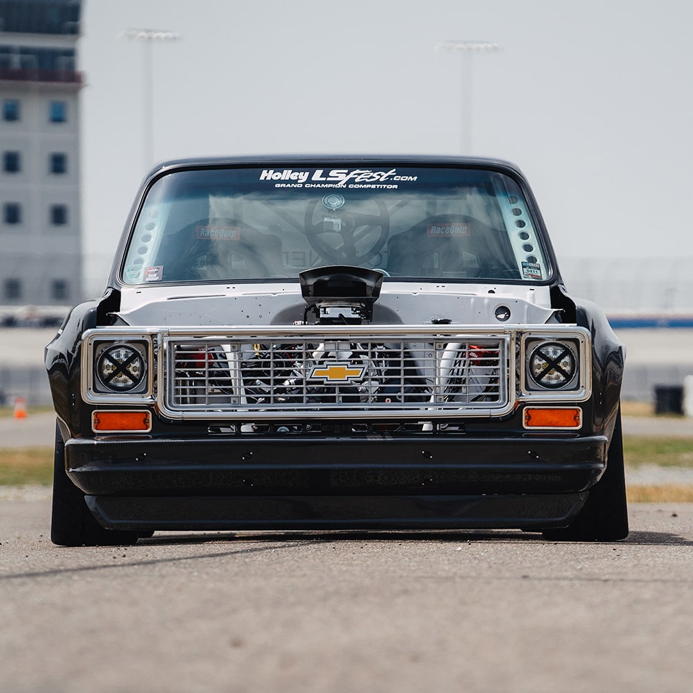 Front View of a 1987 Chevrolet R10