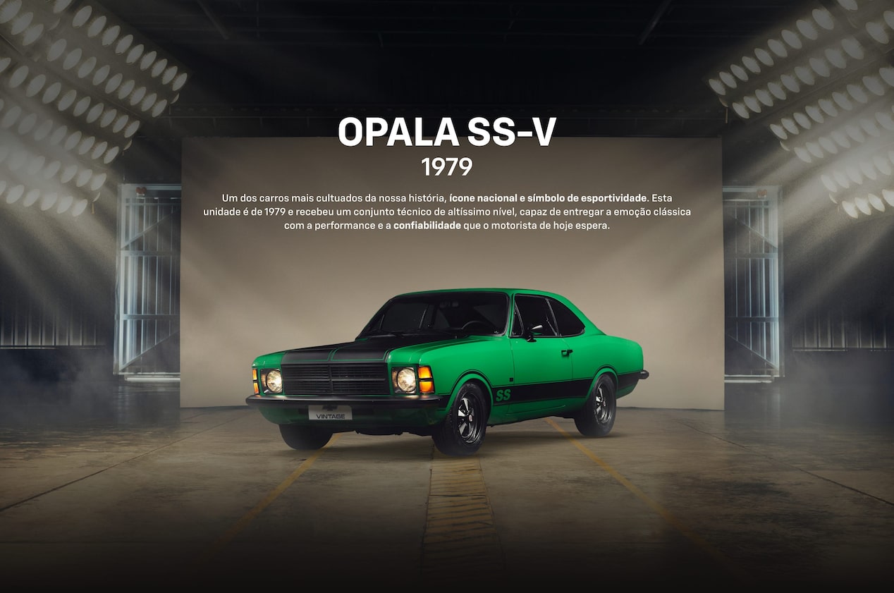 Chevrolet Opala SS-V verde fotografado em estúdio, destacando seu design clássico esportivo.