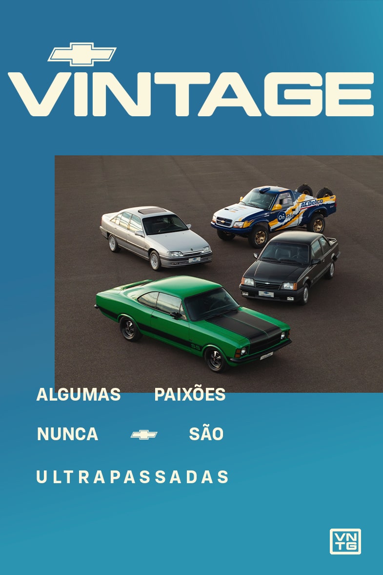 Opala, Omega, S10 e Monza, os quatro primeiros modelos clássicos contemplados pelo Chevrolet Vintage, em foto ambientada desde um ponto de vista frontal e superior. 