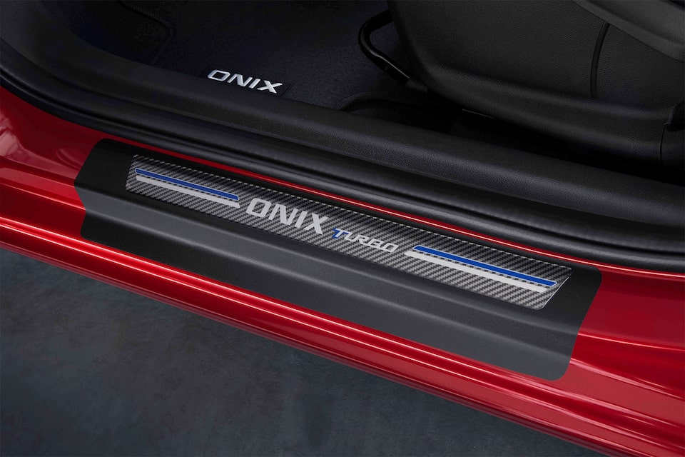 Soleira de posta resinada Onix Turbo para Novo Onix 2020