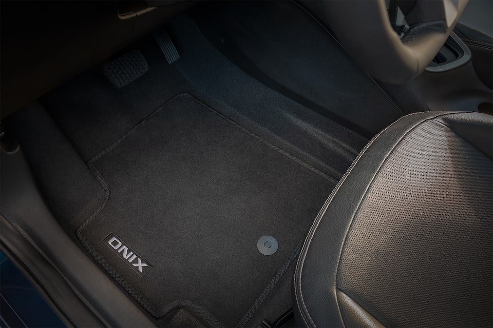 Tapetes de carpete para Onix Plus 2020