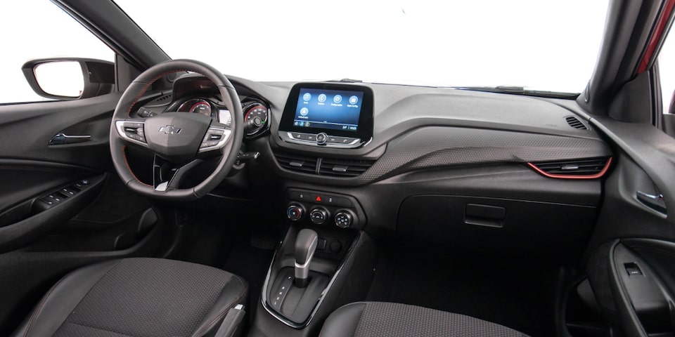Design interior do hatch Chevrolet Onix 2023