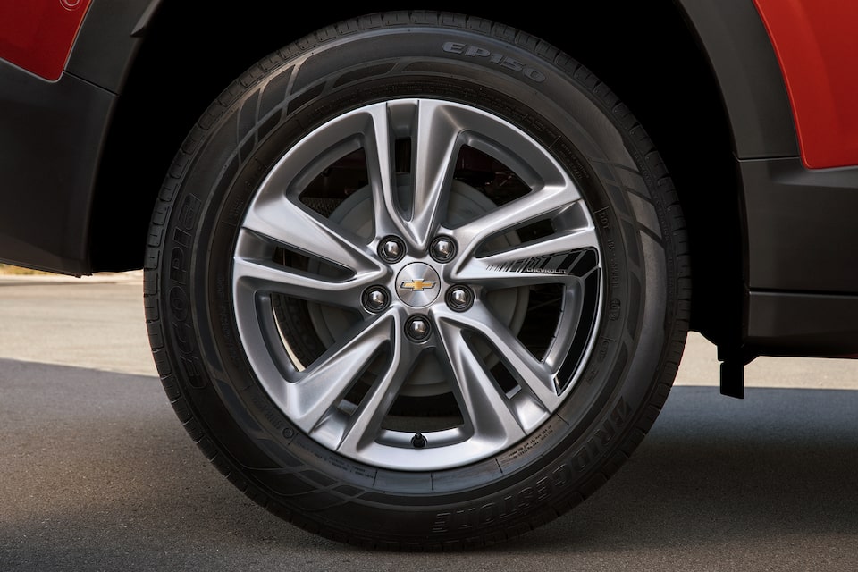 Adesivo de rodas para aro 16" e design esportivo do Novo Tracker 2021