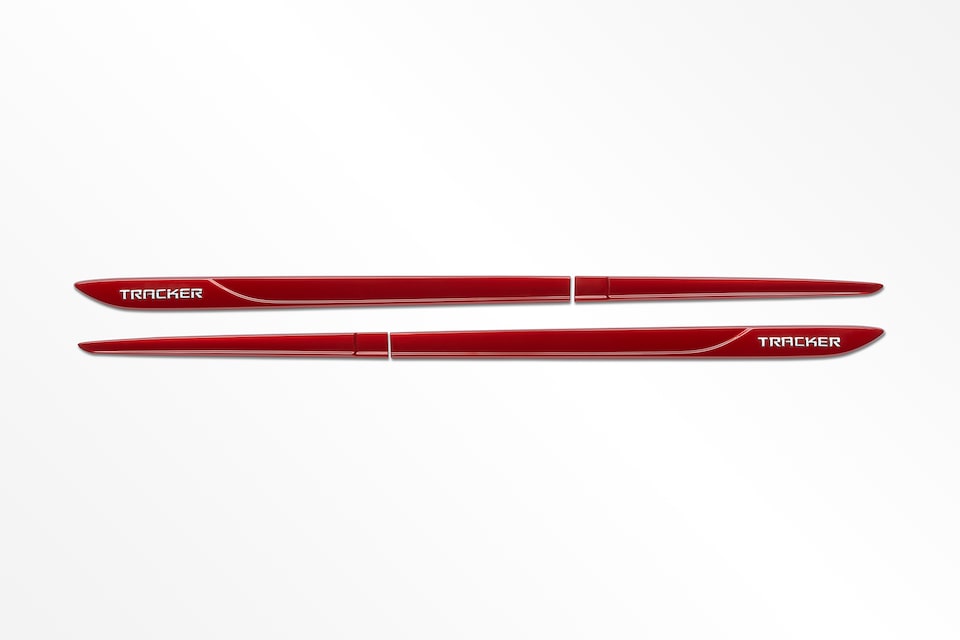 Friso de porta com nome do veículo cromado para Novo Tracker 2021