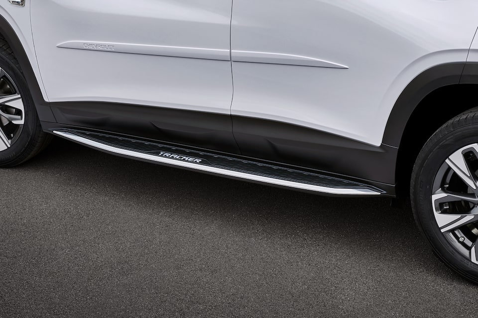 Estribo lateral integrado do Pacote Premium de acessórios para Novo Tracker 2021