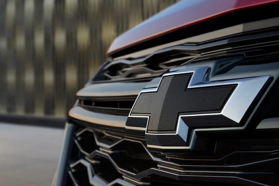 Emblema Chevrolet em preto para Equinox Chevrolet