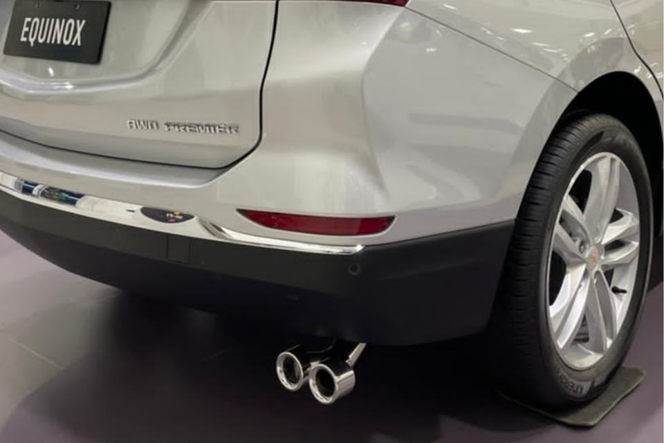 Acessórios para carro Equinox: Ponteira de escapamento em aço inox Dupla