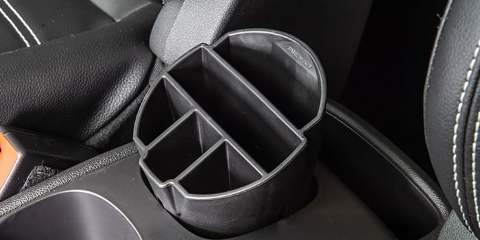 Organizador interno de porta-copos