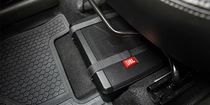 Sistema de som premium, com qualidade de um subwoofer JBL