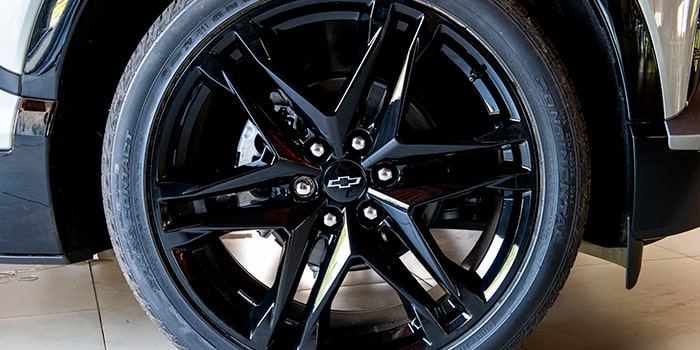 Roda de alumínio preta aro 22" do Blazer EV RS