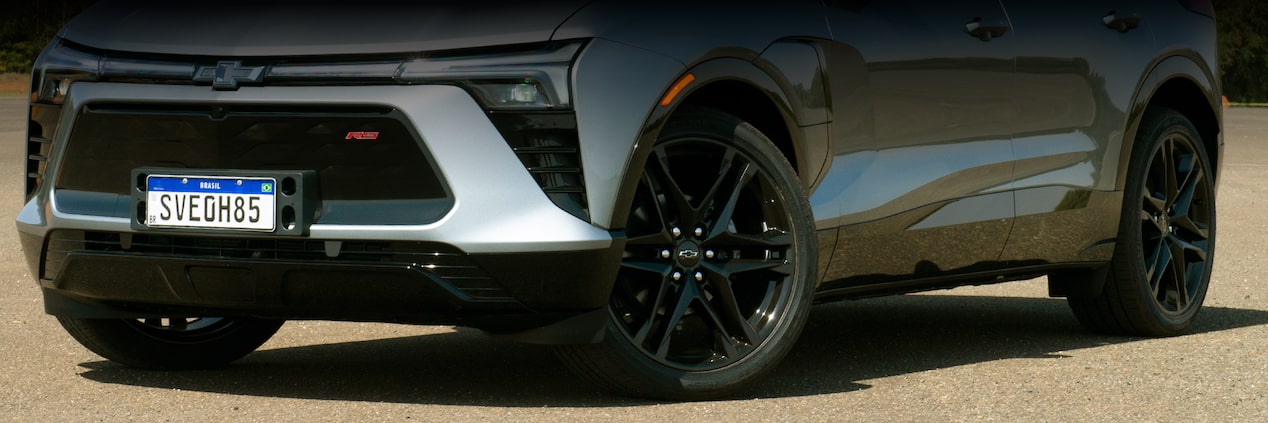 Imagem cortada da parte de baixo de um Blazer EV RS