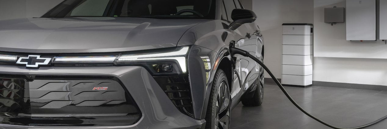 Um Blazer EV RS carregando