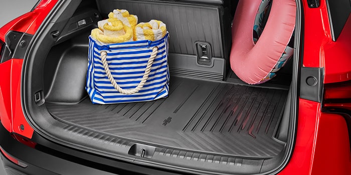 Tapete de bandeja de porta-malas integrado com logo Chevrolet