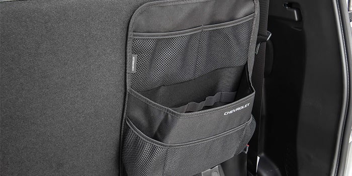 Organizador universal de porta-malas com instalação atrás do banco traseiro do Blazer EV RS