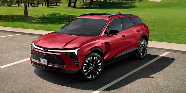 Blazer EV RS estacionada
