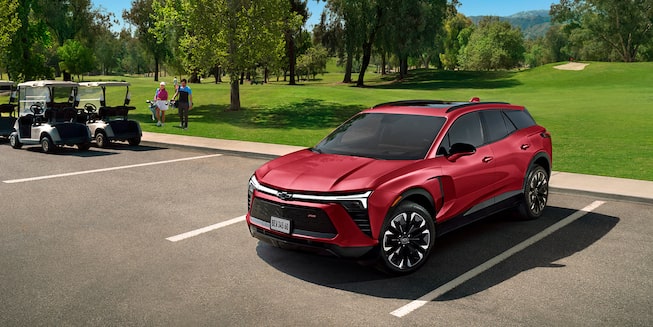 Blazer EV RS estacionada