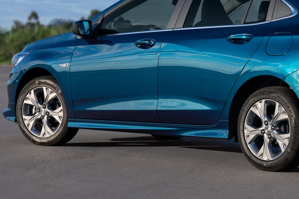Saia lateral esportiva para Onix Plus 2020