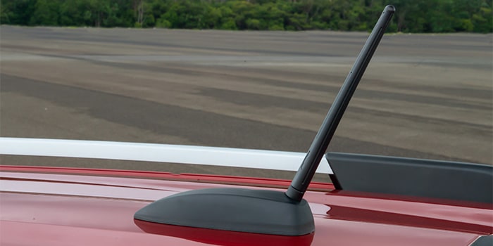 Antena de teto com design esportivo para sintonia de altíssima qualidade dentro da Nova Chevrolet Montana.