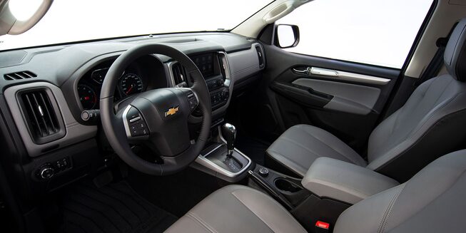 Interior da Chevrolet S10 Cabine Dupla 2024
