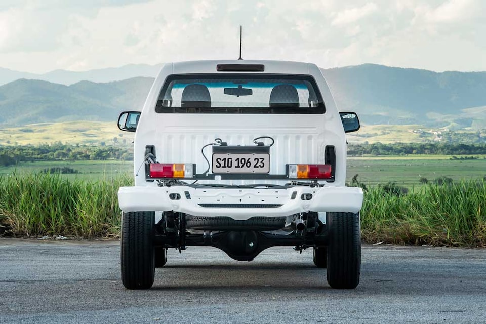 Detalhes design traseiro da Chevrolet S10 Chassi 2024