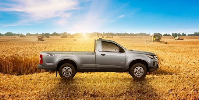 Lateral da nova picape Chevrolet S10 Cabine Simples 2023