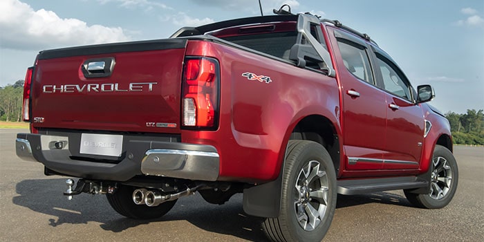 Ponteira de escapamento em aço inox com bocal duplo 3,4" prolongado