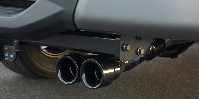 Ponteira de escapamento Black Piano com bocal duplo de 3,5" prolongada