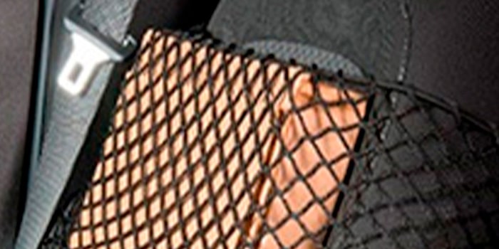 Rede de conveniência para banco com fixação no encosto da cabeça da S10