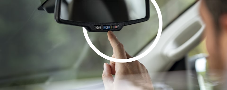 OnStar no retrovisor da Chevrolet S10