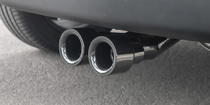 Detalhes que fazem a diferença: adicione charme e elegância à saída do escapamento da nova Chevrolet Montana 2023 com a ponteira em aço inox de bocal duplo.