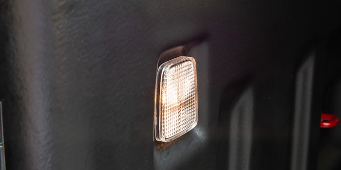 Iluminação de caçamba: toda a conveniência que você precisa para usar a caçamba da Nova Chevrolet Montana 2023 a qualquer hora do dia ou da noite.