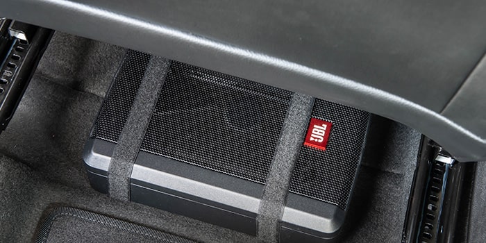 Subwoofer JBL: ideal para quem deseja um som limpo e potente a bordo da Nova Chevrolet Montana 2023.