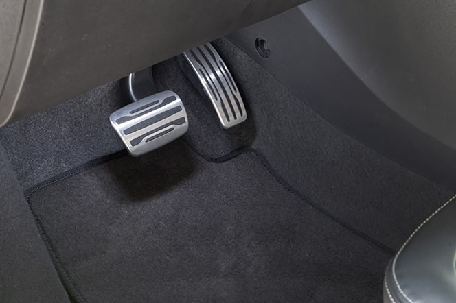 Inovação e tecnologia dão o tom do pacote Hi-Tech. Com ele, a nova Chevrolet Montana 2023 conta com capota marítima rígida elétrica e entradas USB, USB-C e 12v na caçamba, entre outras coisas.