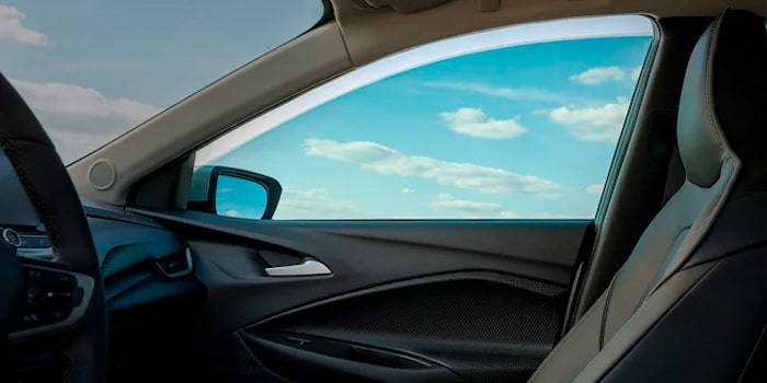 Película de proteção solar: proteja sua nova Chevrolet Montana 2023 contra os raios UV e reduza a luminosidade dentro do veículo.