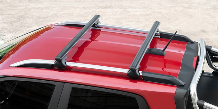 Rack de teto em alumínio: carregue tudo o que você precisar no teto da Nova Chevrolet Montana 2023.