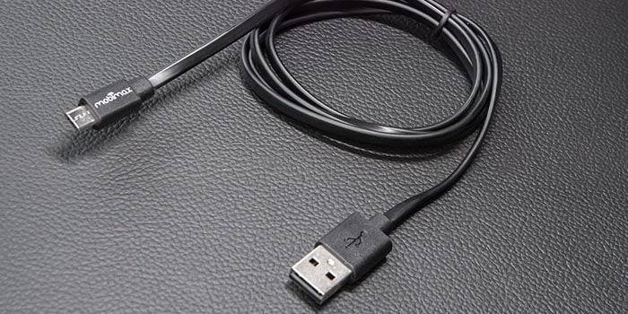 Mantenha-se sempre conectado dentro da Nova Chevrolet Montana 2023 com o Cabo Android USB de 1m de comprimento.