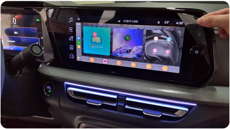 Película MyLink de 11" da linha de acessórios originais Chevrolet para o Chevrolet Onix Plus. 