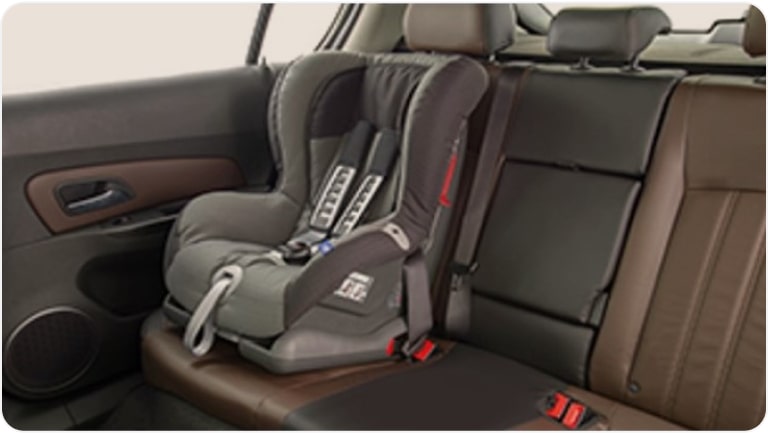 Base de cadeira infantil Britax da linha de acessórios originais Chevrolet para o Chevrolet Onix Plus.