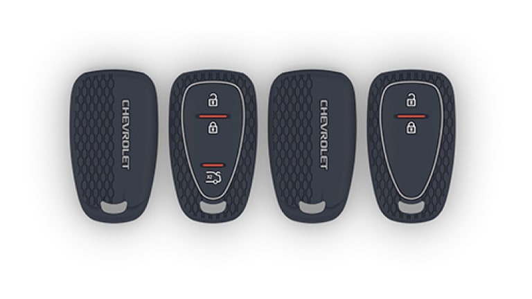 Capa de silicone para chave de presença, na cor bcinza, da linha de acessórios originais Chevrolet para o Chevrolet Onix Plus. 