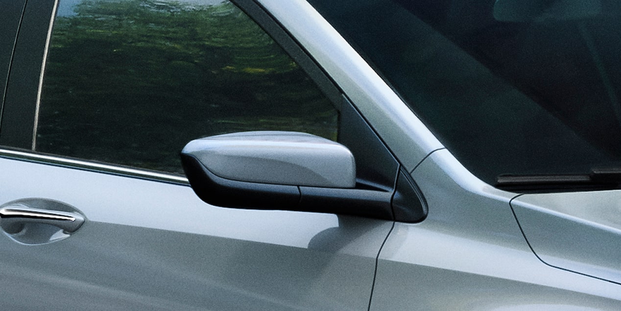 Retrovisor lateral do Onix Plus na cor prata
