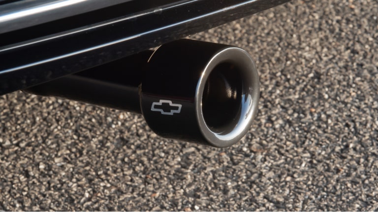 Bocal simples diamantado de escapamento da linha de acessórios originais para o Chevrolet Onix HB.