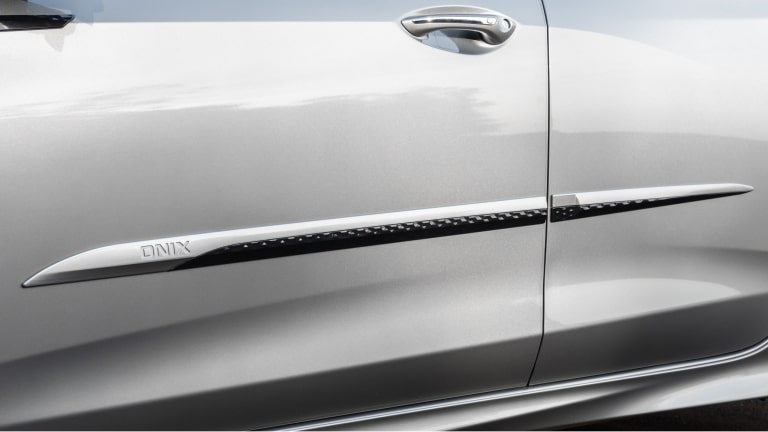 Friso de porta do Chevrolet Onix HB para a respectiva página de acessórios.