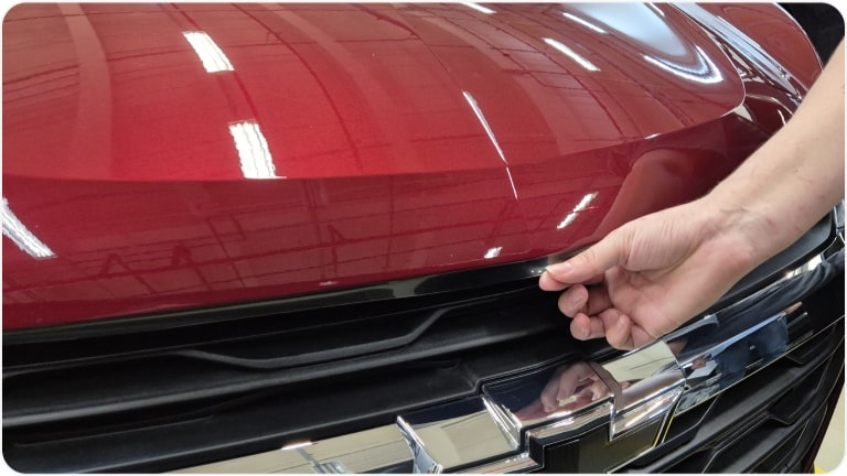 Kit película de proteção de pintura da linha de acessórios originais Chevrolet para o Chevrolet Onix HB. 