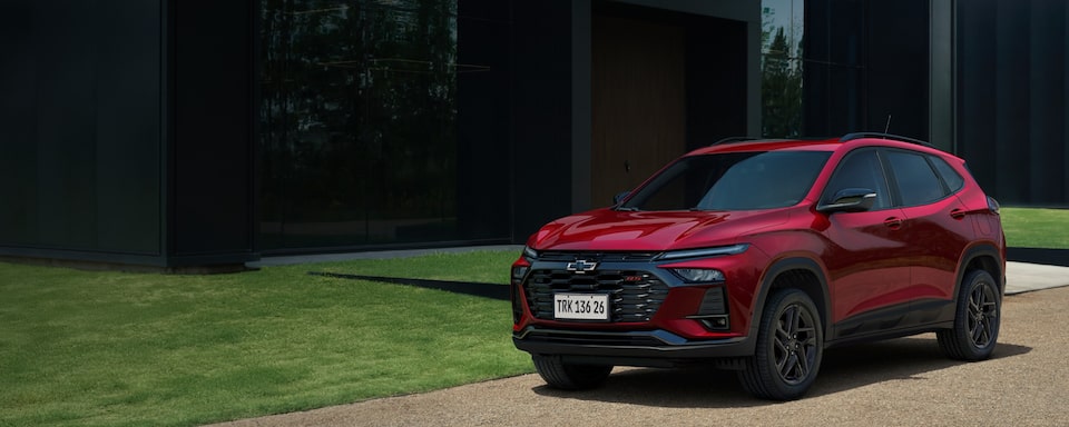 Consórcio Chevrolet com SUV  Tracker vermelho e planos para conquistar carro 0 km com parcelas acessíveis