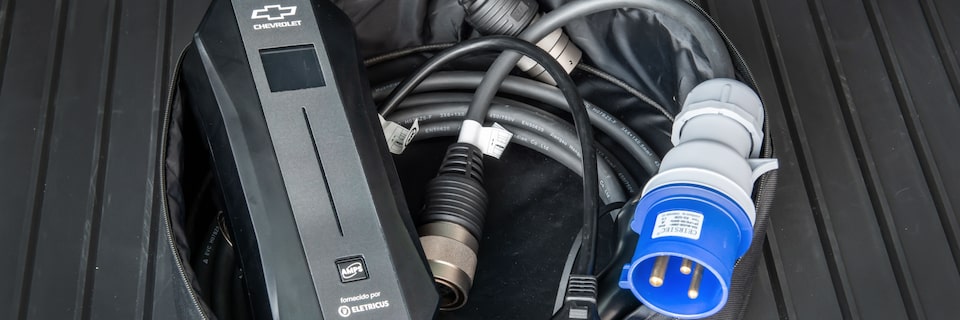 Carregador portátil dual charger da linha de acessórios originais Chevrolet para o novo Spark EUV