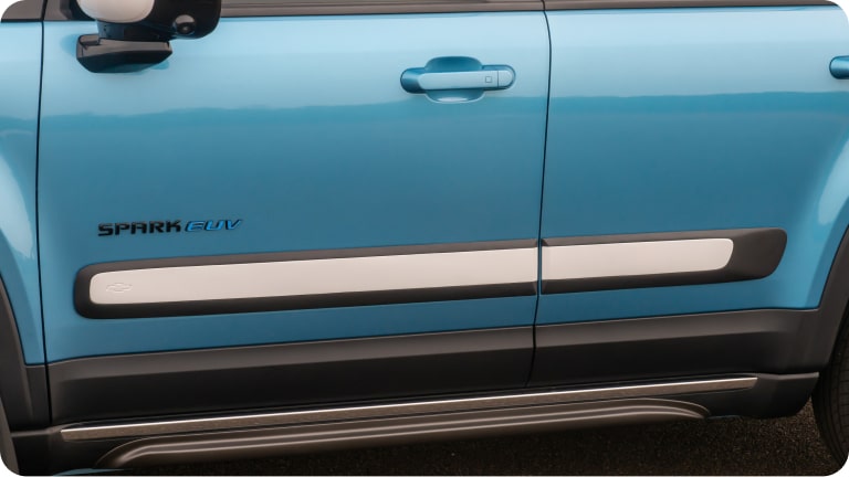 Friso de portas da linha de acessórios originais Chevrolet para o novo Spark EUV