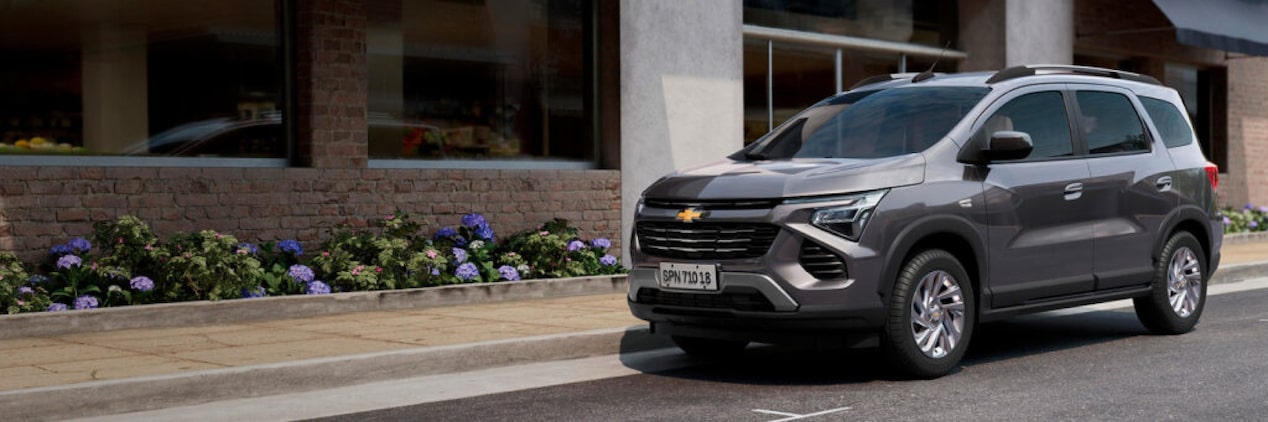 Chevrolet Spin 2026 em foto ambientada que ilustra a página da linha de acessórios originais Chevrolet - pacotes - dedicada ao respectivo modelo.