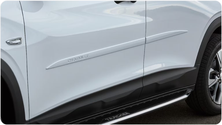 Imagem dos frisos de porta Chevrolet para o Tracker 2026
