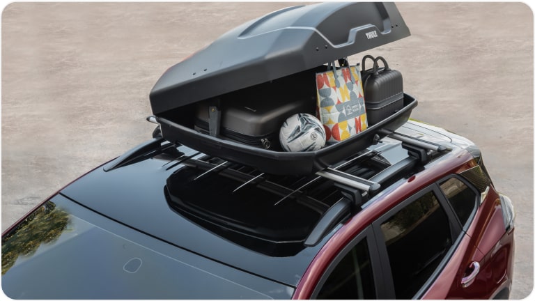 Imagem do bagageiro de teto (300L) da linha de acessórios originais Chevrolet para o Tracker 2026