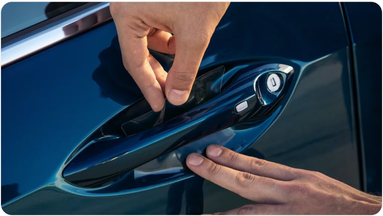Imagem da película de proteção de pintura para maçaneta da linha de acessórios originais Chevrolet para o Tracker 2026
